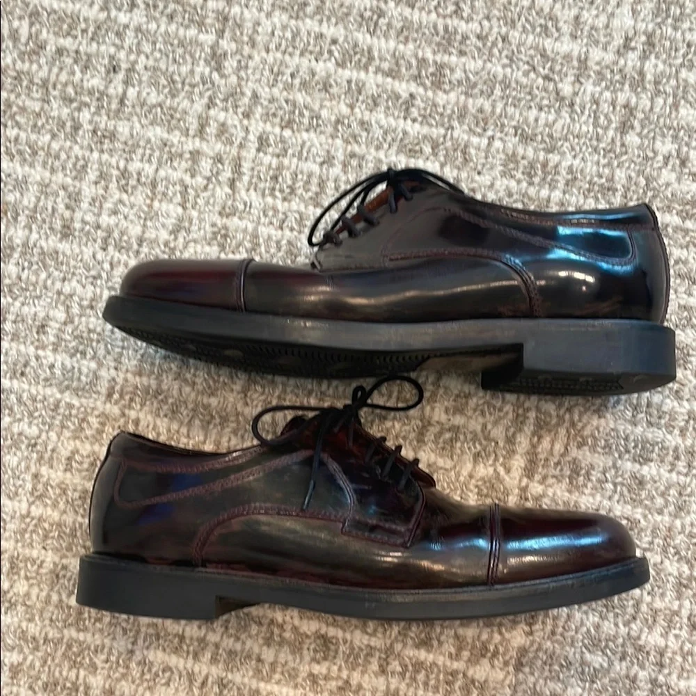 Classic Johnston & Murphy Dark Brown Distressed Leather Oxfords